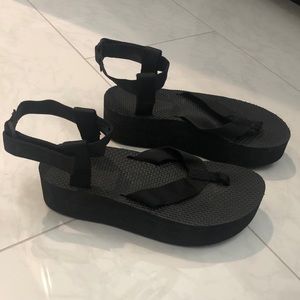 Teva flatform thong platform sandal black 7